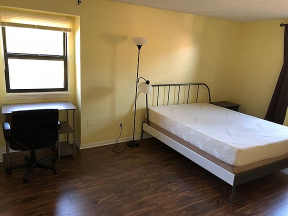 3rd image of 304 Joe McCarthy Dr APT 6