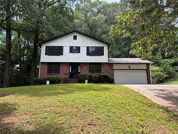 2nd image of 3745 Londonderry Ct