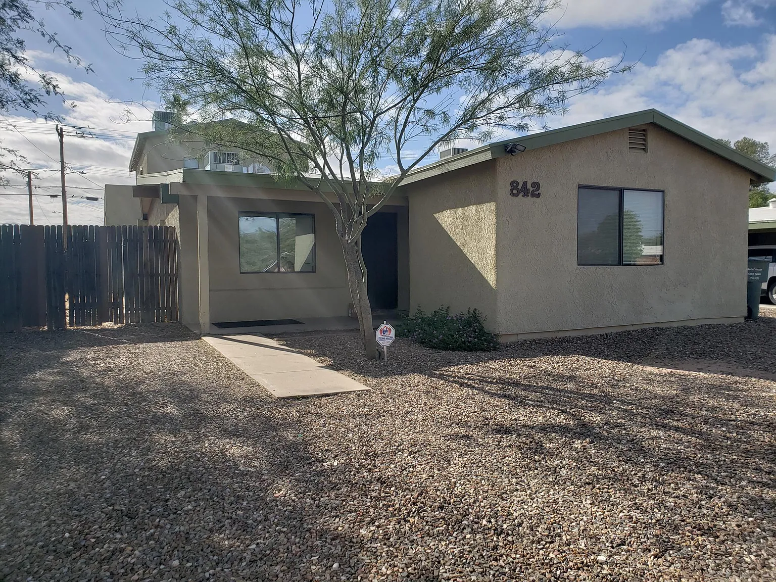 5 bed, 1614 sqft, $3,200 — Photo 2