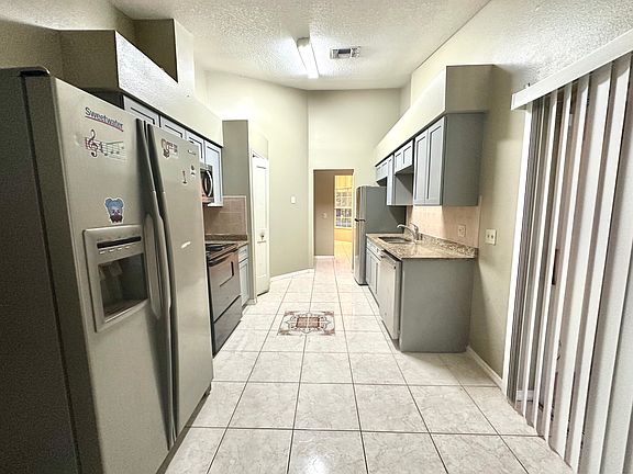 5th image of 1112 Gardanne Ct