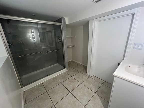 3rd image of 3316 N Avers Ave #G