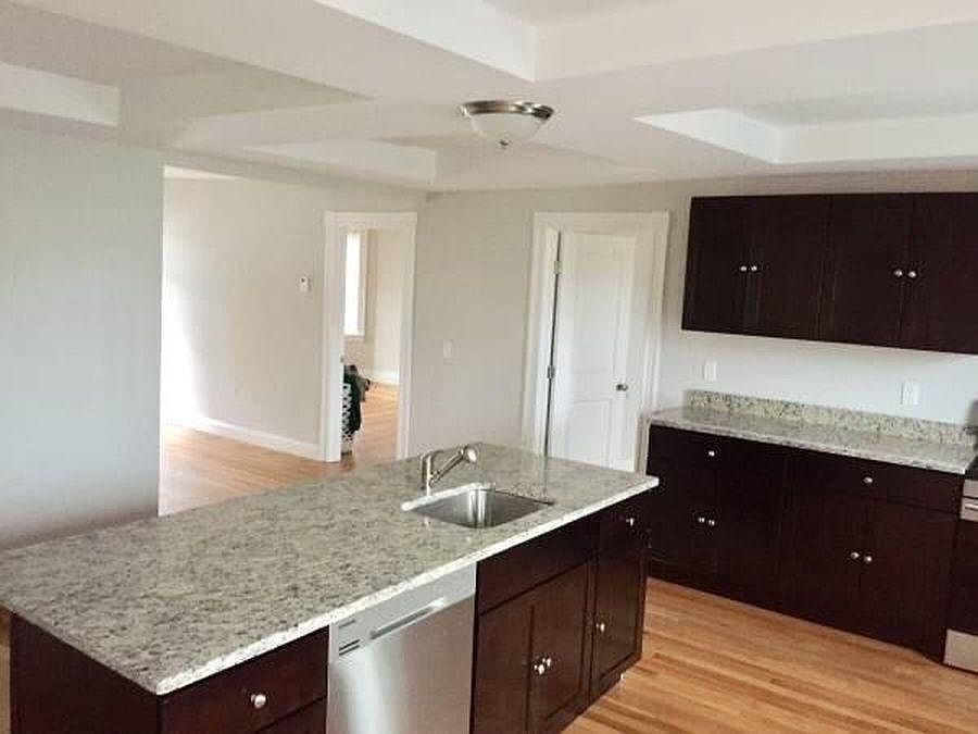 1st image of 454 Admiral St APT 3