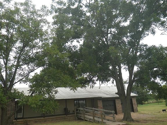 2nd image of 501 County Road 221