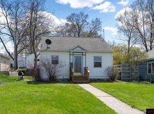 409 W 5th St, Mankato, MN 56001