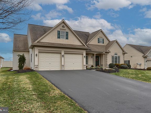 3rd image of 912 Walnut Crest Dr #L-0071