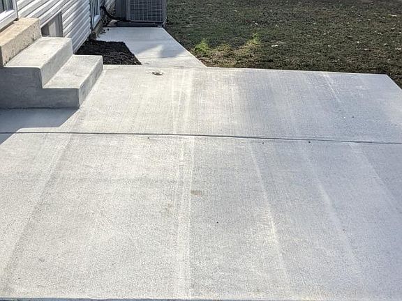 3rd image of 158 W Shelley Dr
