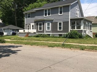 809 Bunn St, Bloomington, IL