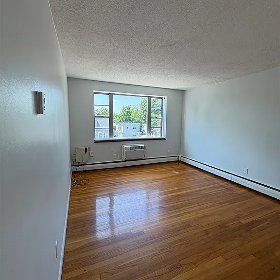 685 Moody St #11 — Photo 8