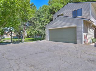 7 Lakeshore Dr NE, Albuquerque, NM 87112