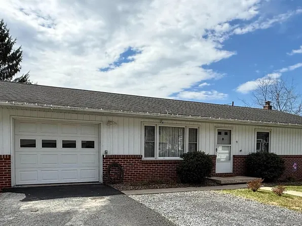 42 Linnet Ln, Lock Haven, PA 17745