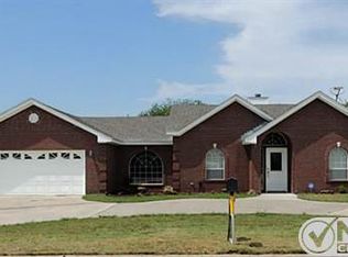 1010 W Belknap St, Jacksboro, TX 76458