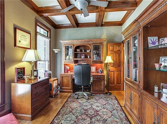 5th image of 813 Wonderland Ct