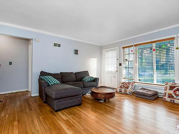 4th image of 1152 E 77th Ter