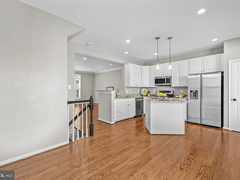 5011 Waple Ln — Photo 28