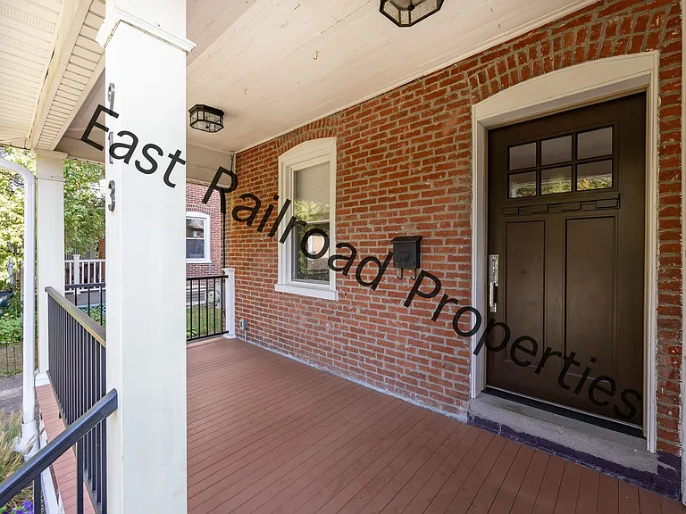 E Railroad Ave — Photo 4