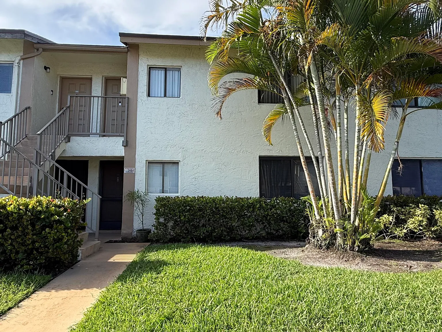 2 bed, 2.0 bath, 825 sqft, $1,850 — Photo 2