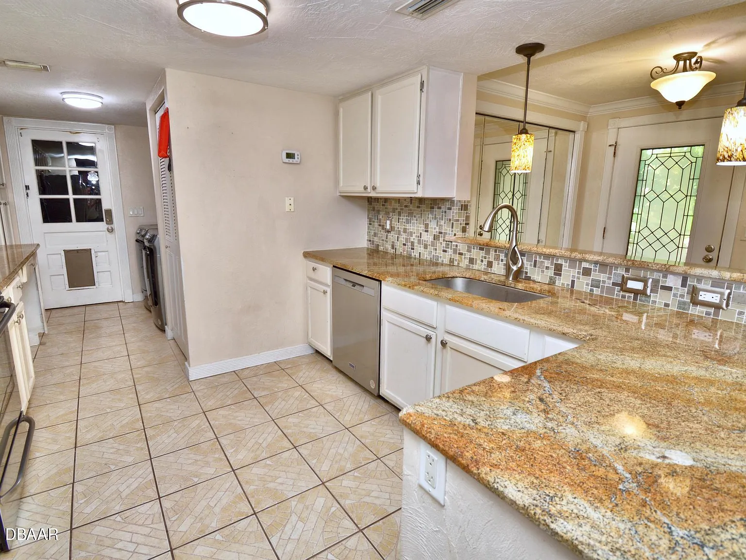 2 bed, 2.0 bath, 1485 sqft, $1,950 — Photo 4
