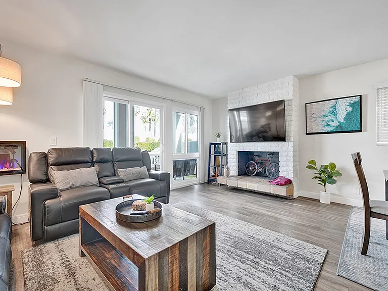 7405 Seashore Dr — Photo 3