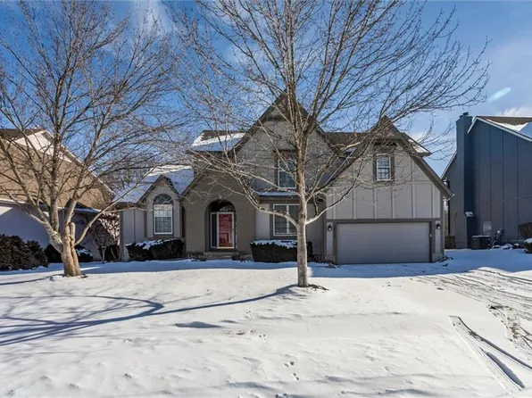 12323 Ash St, Overland Park, KS 66209