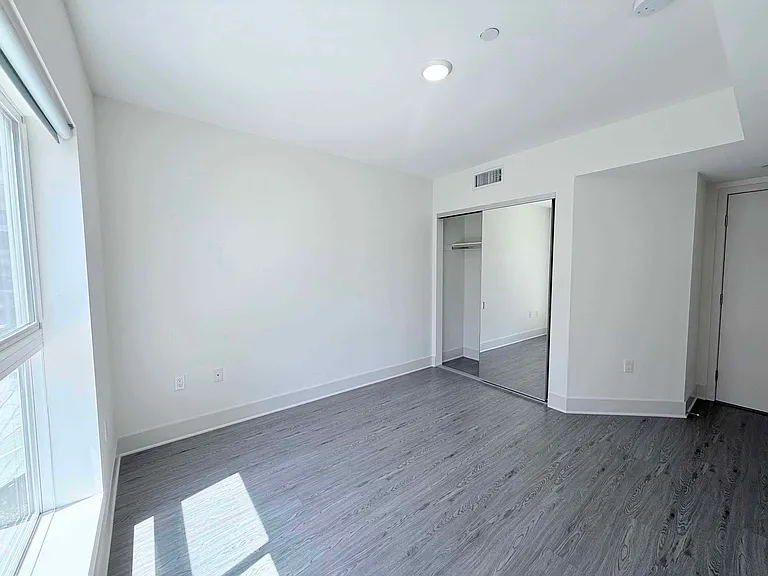 2022 West Sunset Boulevard — Photo 16