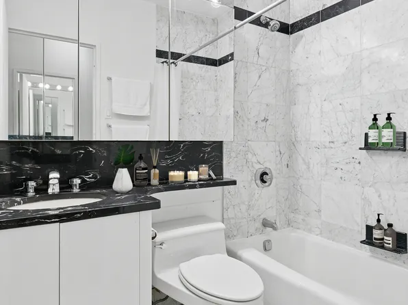 62 West 62nd Street image 8 of 9