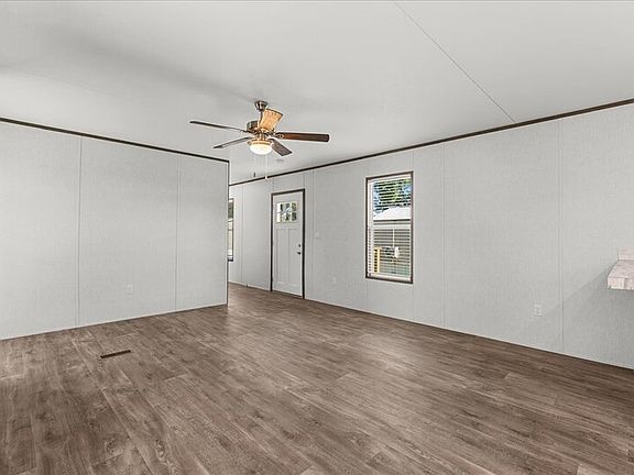 5th image of 108 Amigo Ln