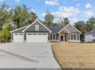 3211 Eclipse Dr, Green Bay, WI 54311