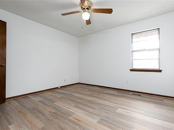 5th image of 10518 Oak Trafficway