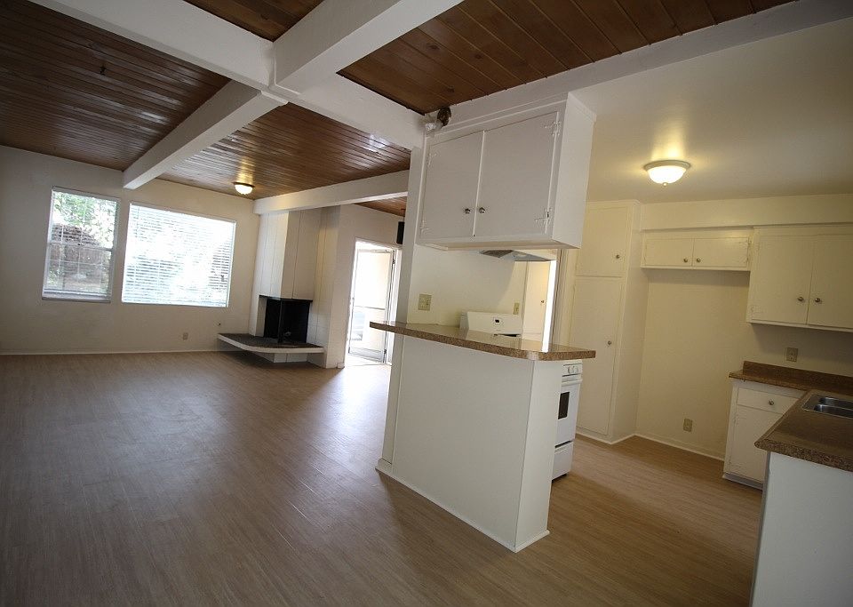 1st image of 2688 Lake Ave #2692