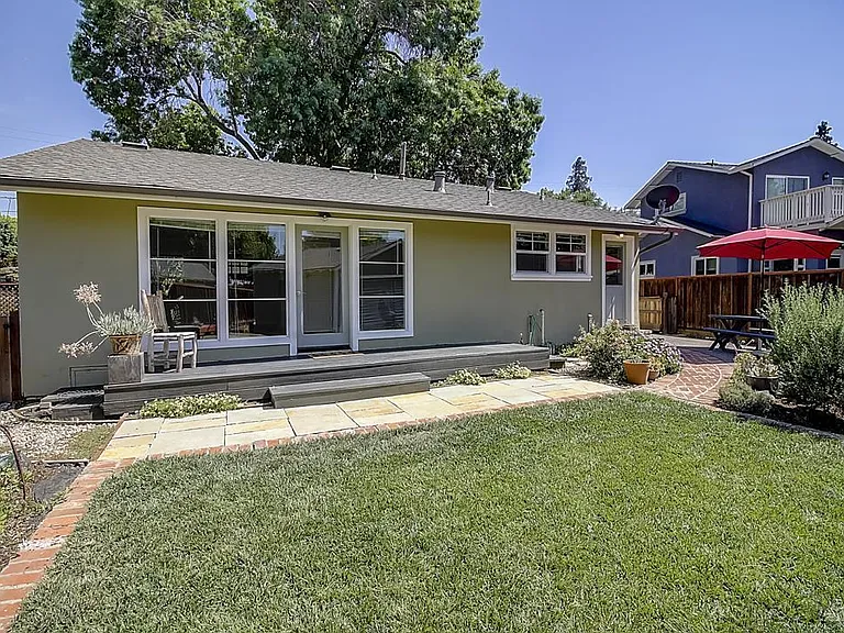 1393 Spencer Ave — Photo 2