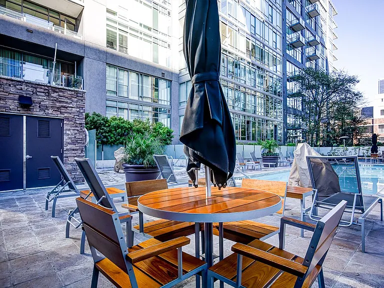 1100 S Hope St #803 — Photo 32