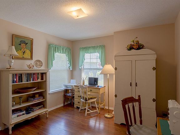 3rd image of 130 Mirabelle Cir