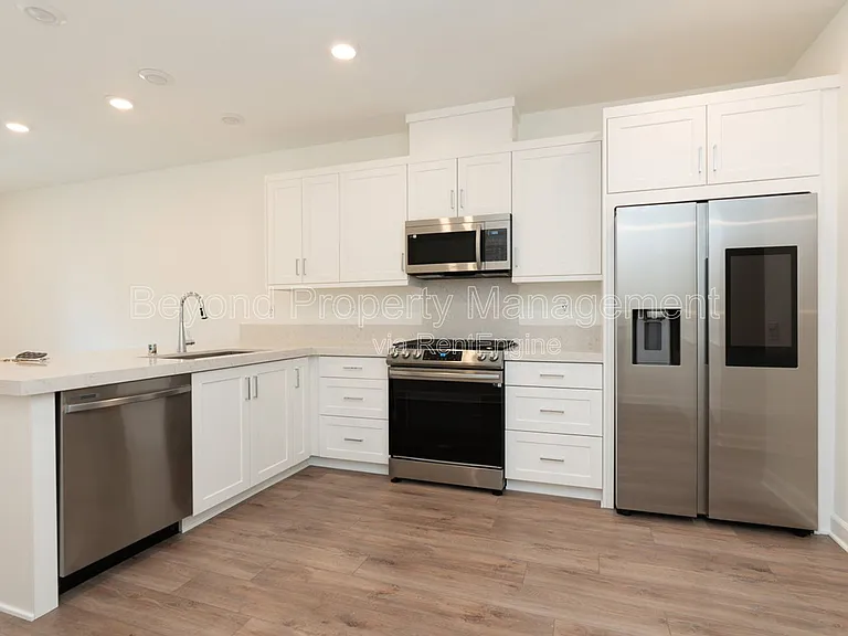 2126 Senita Dr — Photo 1