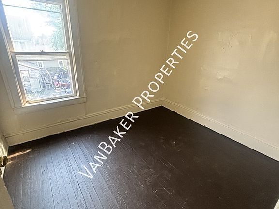 5th image of 3205 Walton Ave #3205