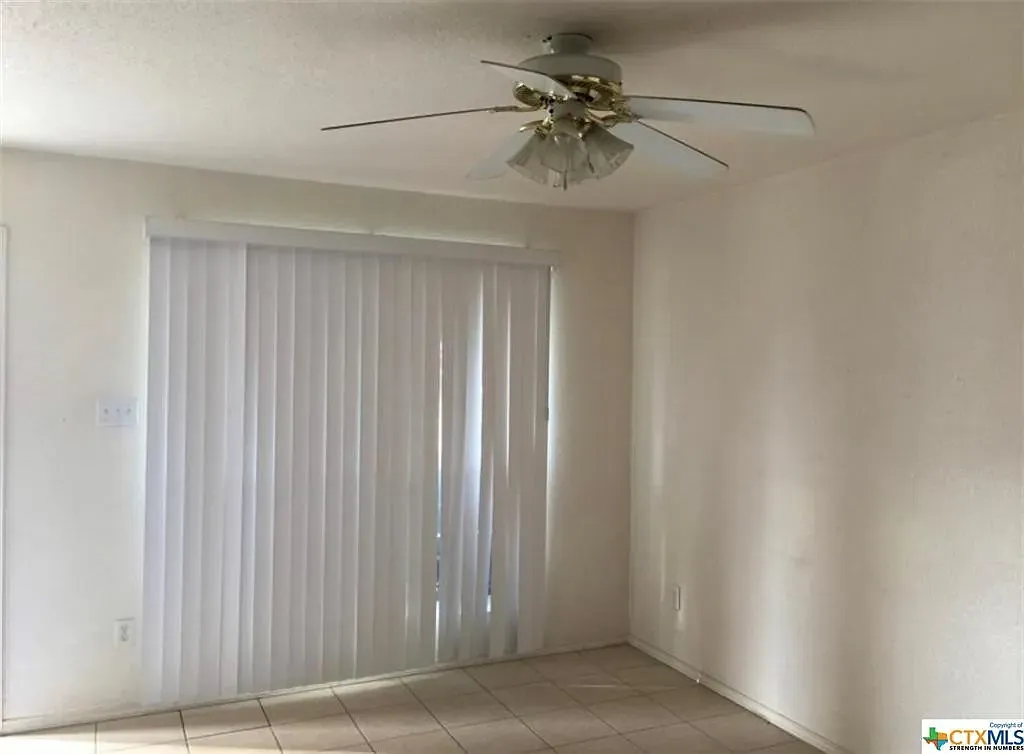 3 bed, 1100 sqft, $995 — Photo 2