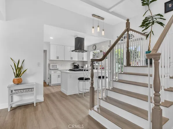 1010 W 19th St, Costa Mesa, CA 92627