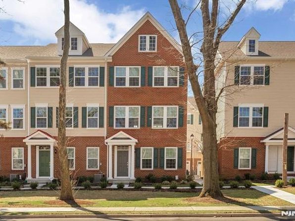 12 Plaza Rd #10, Fair Lawn, NJ 07410