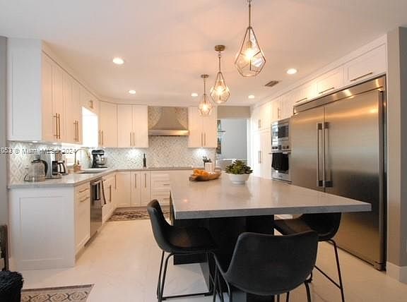 4th image of 6466 NW 43rd St