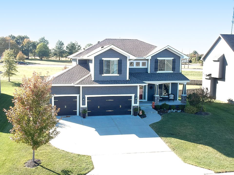 8713 SW 6th Ct, LS MO 64064!
