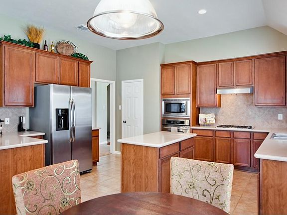 5th image of 2614 Sunstone Ln