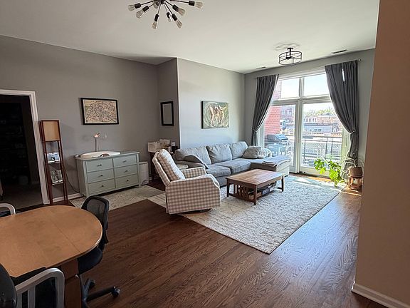 2nd image of 2089 W Wabansia Ave APT 305