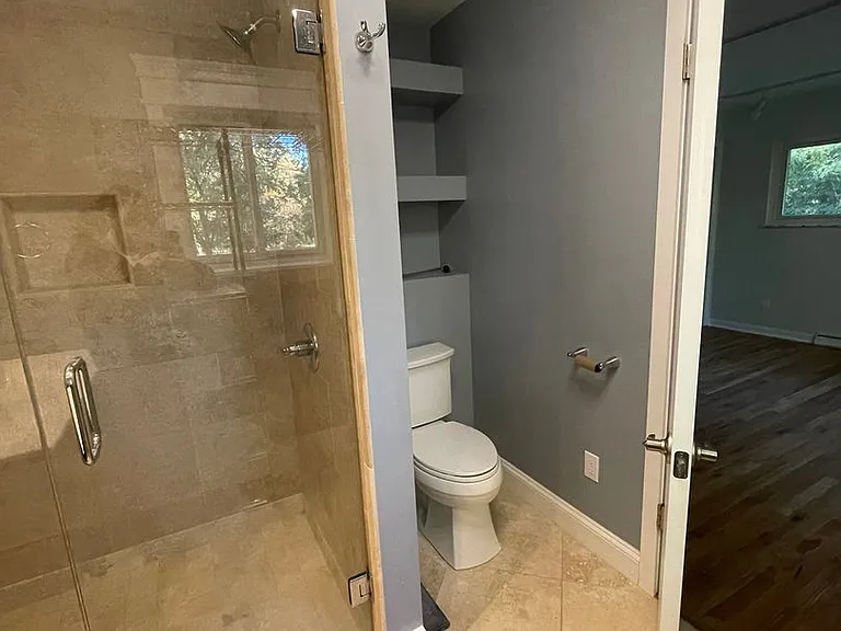 3212 Charing Cross Rd — Photo 16