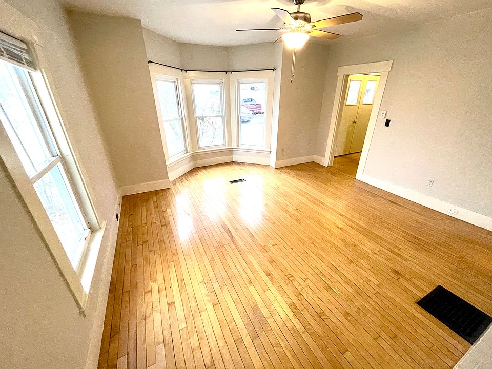 Spacious Light Bright Living Room