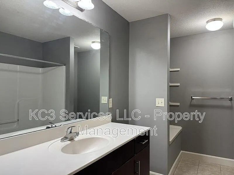 3 bed, 2.0 bath, 1248 sqft, $1,995 — Photo 3