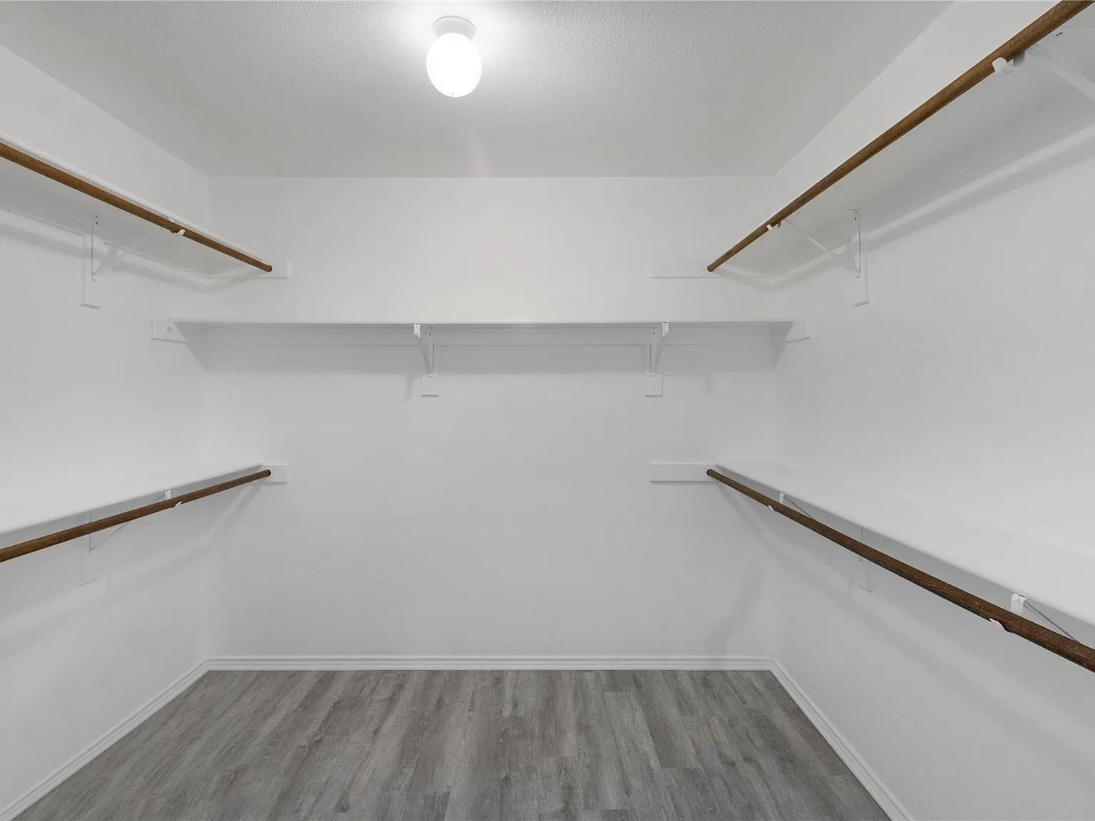 5 bed, 2764 sqft, $2,750 — Photo 2