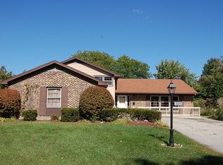 1020 Millbrook Dr, Lake Zurich, IL 60047