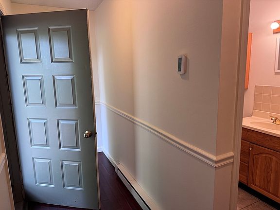2nd image of 304 Fairway Vlg Unit 304