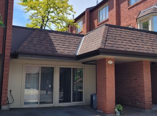 895 Maple Ave #212, Burlington, ON L7S 2H7
