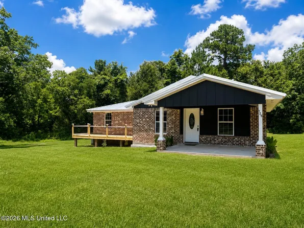 125 7th Ave, Carriere, MS 39426