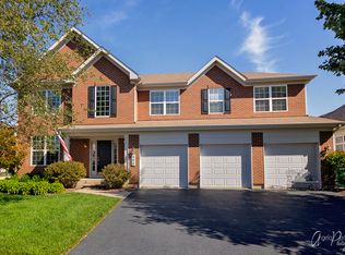 455 Sandlewood Ln, Lake Villa, IL